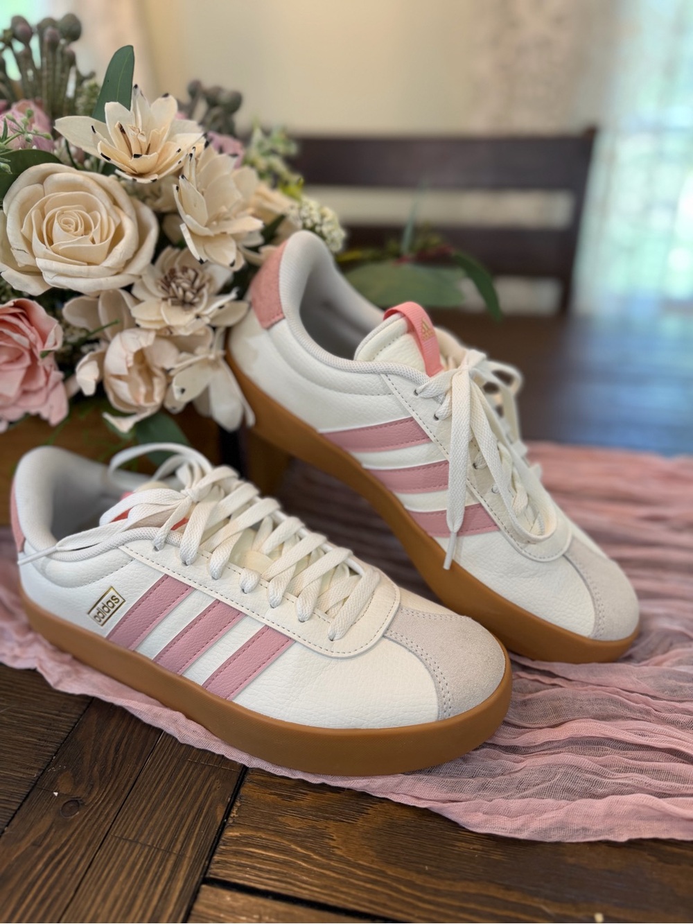 Like new - Adidas Women's Samba White and Pink Leather Sneakers